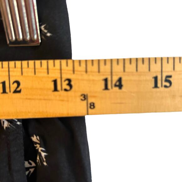 Tally Weijl Geometric Print Mini Skater Skirt Black Swiss Brand 36 or US4 - Picture 3 of 5